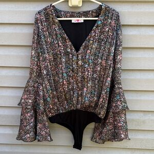 Buddy Love | Flare Sleeve Bodysuit size Small
